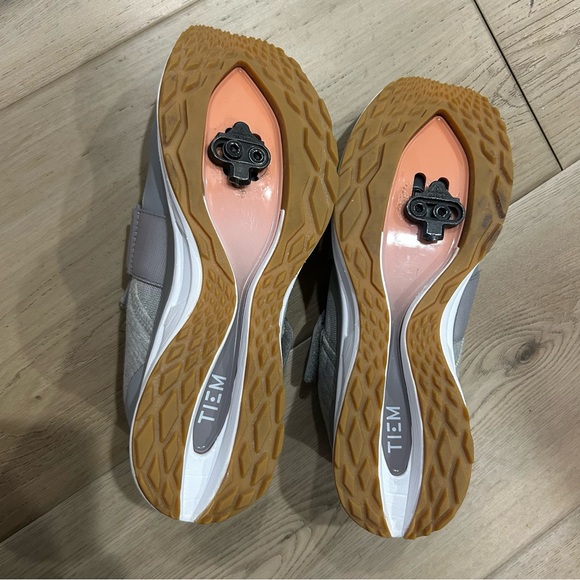 TIEM Slipstream Indoor Cycling Shoes “Lunar Grey” W9.5 VGUC + SPD Clips! - Picture 5 of 6